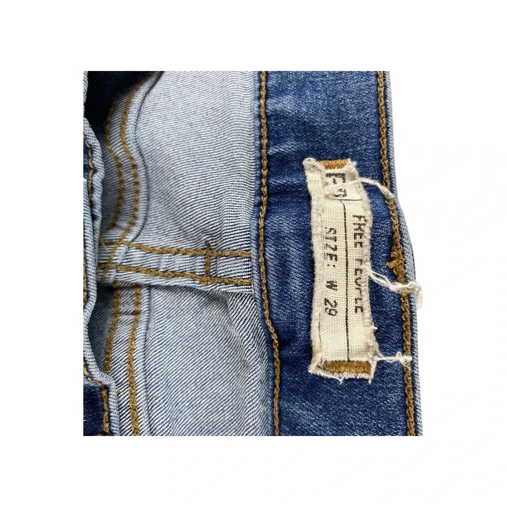 Free People Mid Rise Flare Jeans Medium Wash‎ Blue Denim Size 29